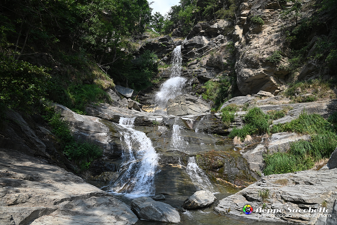 VBS_2905 - Novalesa - Abbazia. Parrocchia. Cascata del Rio Bard.jpg